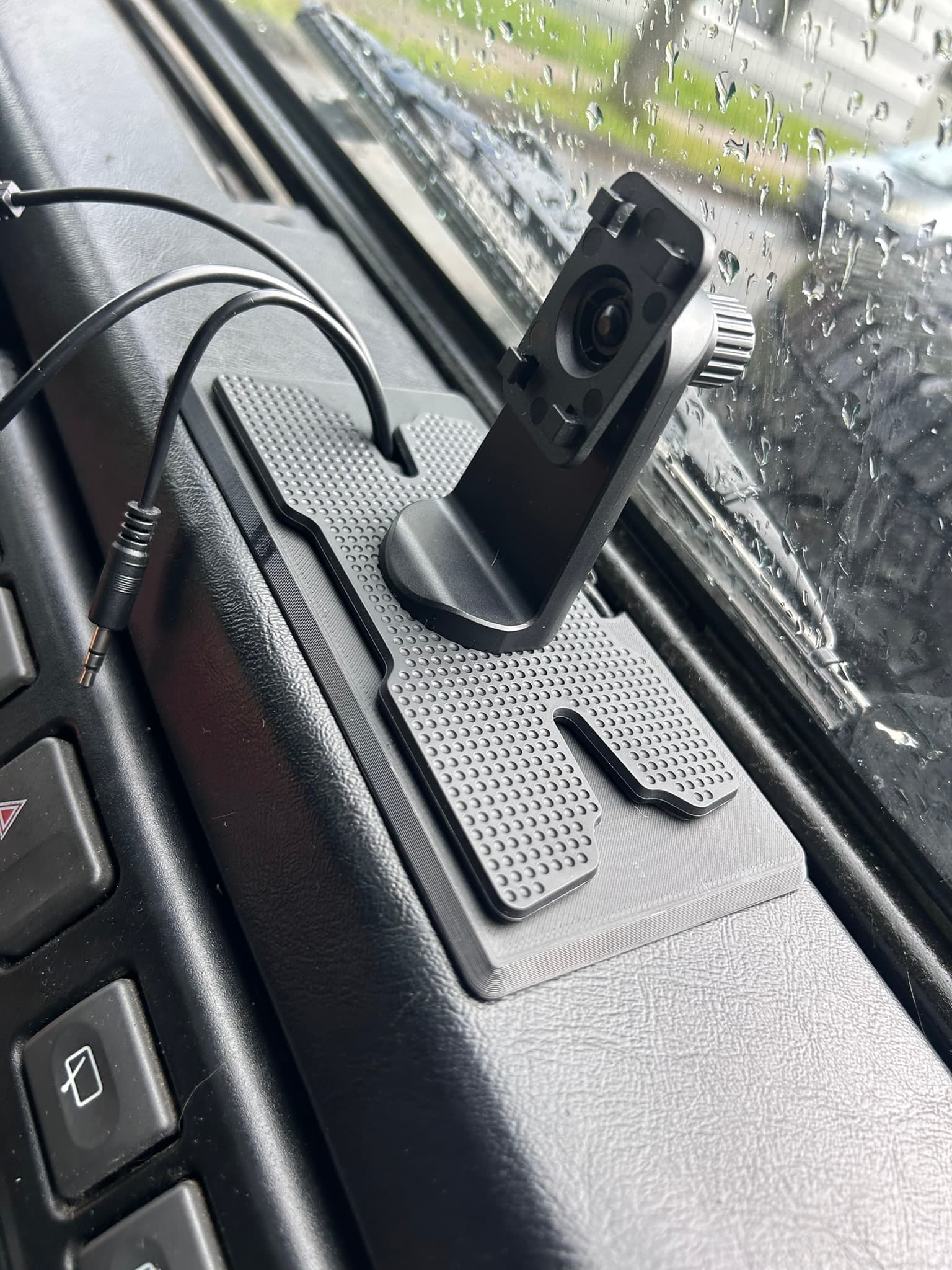 Defender Td5 Ashtray-Delete Dash Mount Base — image 1 of 5