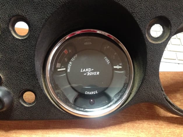 Instrument-Cluster Support Bracket