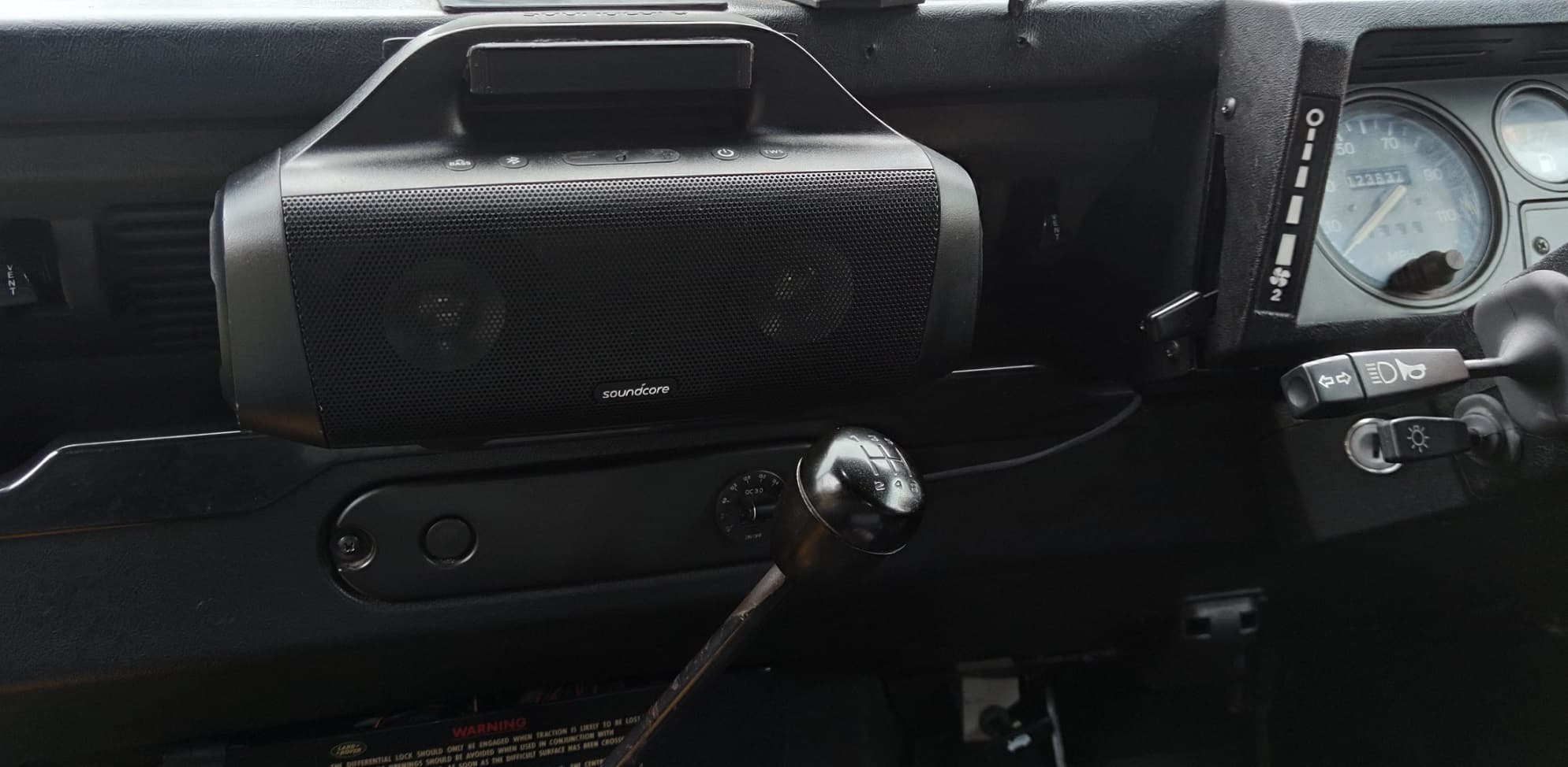 Portable-Speaker Dashboard Hanger